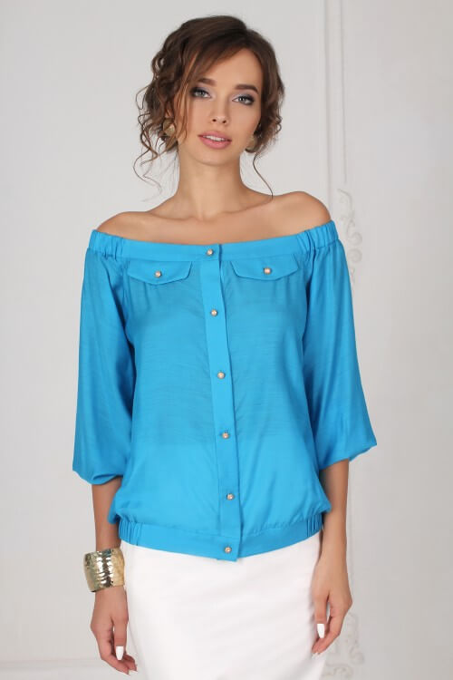 Блузка голубая с открытыми плечами